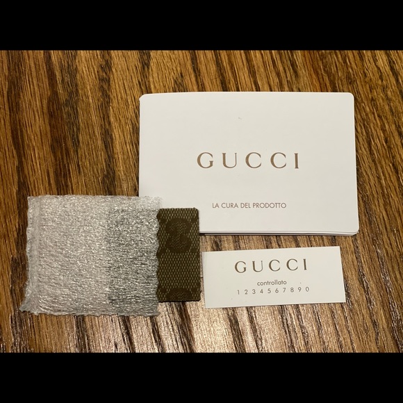 🎉 HOST PICK 🎉 Gucci travel bag overnight luggage bag NEVER CARRIED!   🔥🔥 - Picture 6 of 15